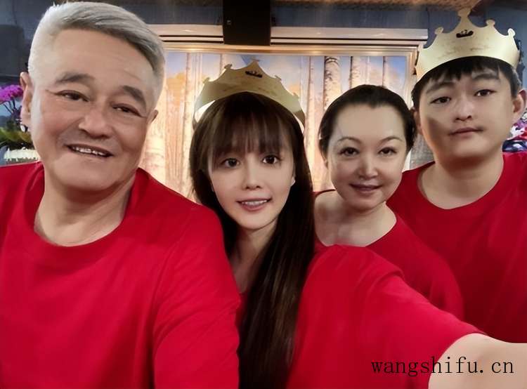 奢侈！赵本山女儿装修婚房：衣帽间花了1000万，电竞室花了500万 旧房翻新 第1张 奢侈！赵本山女儿装修婚房：衣帽间花了1000万，电竞室花了500万 旧房翻新 粉刷匠第1张