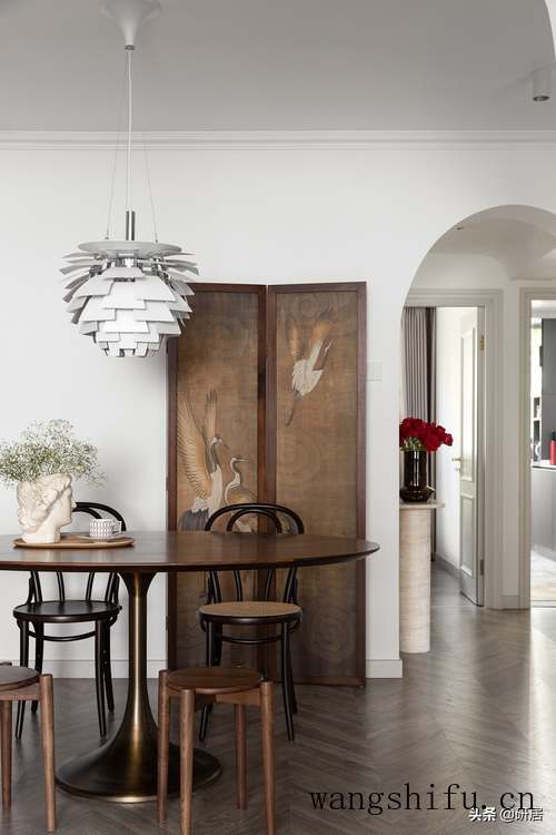 节能灯闪烁（节能灯闪烁不停是什么原因）