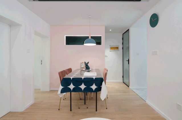 70㎡旧房改造，全屋网红色，客厅像蜗居，完工后却很浪漫 旧房翻新 第7张 70㎡旧房改造，全屋网红色，客厅像蜗居，完工后却很浪漫 旧房翻新 粉刷匠第7张