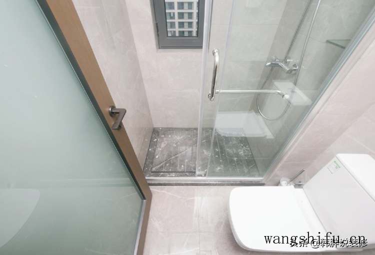 140㎡坚持穷装，光秃秃的大白墙，不做任何收纳，省钱到了极致