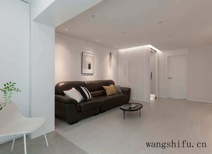 95㎡花了20万简装，铺个地砖刷个白墙，一人居住足够幸福了 旧房翻新 第2张 95㎡花了20万简装，铺个地砖刷个白墙，一人居住足够幸福了 旧房翻新 粉刷匠第2张