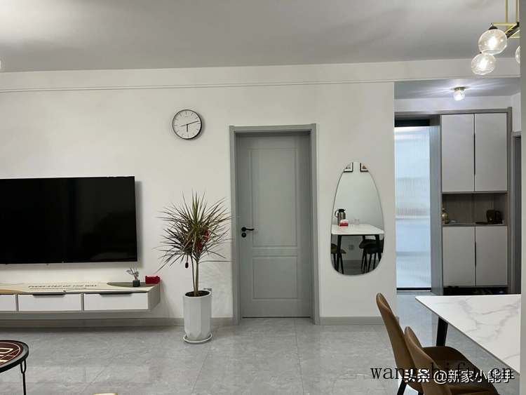 她家花19万装修95平小三房,不做电视墙,把阳台打通效果非常满意 旧房翻新 第4张 她家花19万装修95平小三房,不做电视墙,把阳台打通效果非常满意 旧房翻新 粉刷匠第4张 她家花19万装修95平小三房,不做电视墙,把阳台打通效果非常满意 旧房翻新 第4张 她家花19万装修95平小三房,不做电视墙,把阳台打通效果非常满意 旧房翻新 粉刷匠第4张