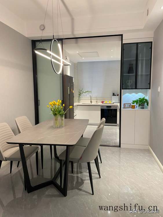 装修房子简单一些没毛病，显得宽敞大气，家居生活也变得舒适温馨 旧房翻新 第5张 装修房子简单一些没毛病，显得宽敞大气，家居生活也变得舒适温馨 旧房翻新 粉刷匠第5张