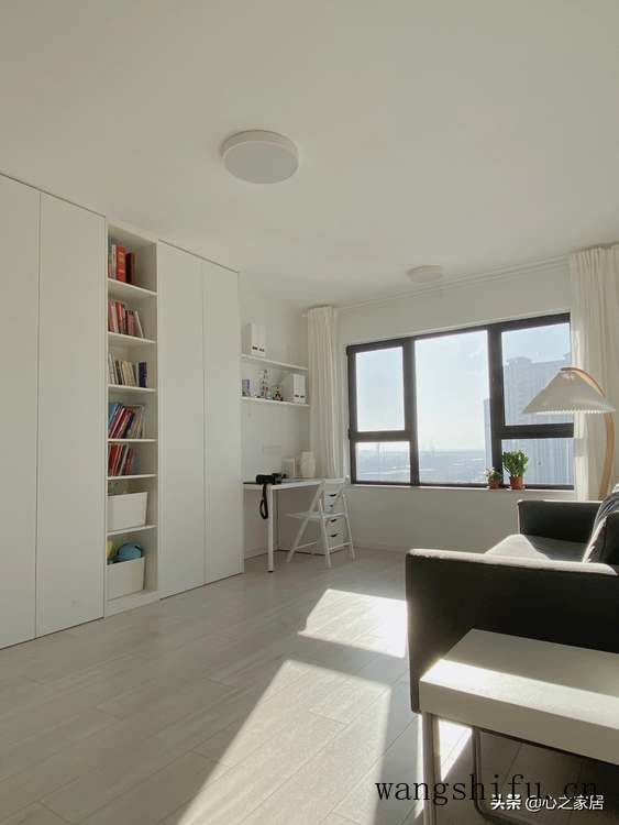 每一种家居风格背后都有故事，70㎡极简装修，打造一种纯净的生活（简约风格家居案例）