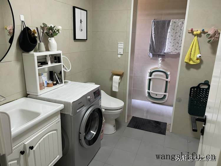 70㎡简约家装风格，小而温馨简而时尚，小客厅大阳台打造多样生活 旧房翻新 第8张 70㎡简约家装风格，小而温馨简而时尚，小客厅大阳台打造多样生活 旧房翻新 粉刷匠第8张