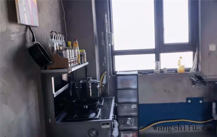 有气泡、颜色不一？施工中这些问题如何处理？