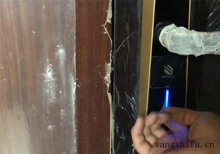 他住进不装修的毛坯房4个月，虽简陋却倍感温馨，网友：还不错 旧房翻新 第2张 他住进不装修的毛坯房4个月，虽简陋却倍感温馨，网友：还不错 旧房翻新 粉刷匠第2张