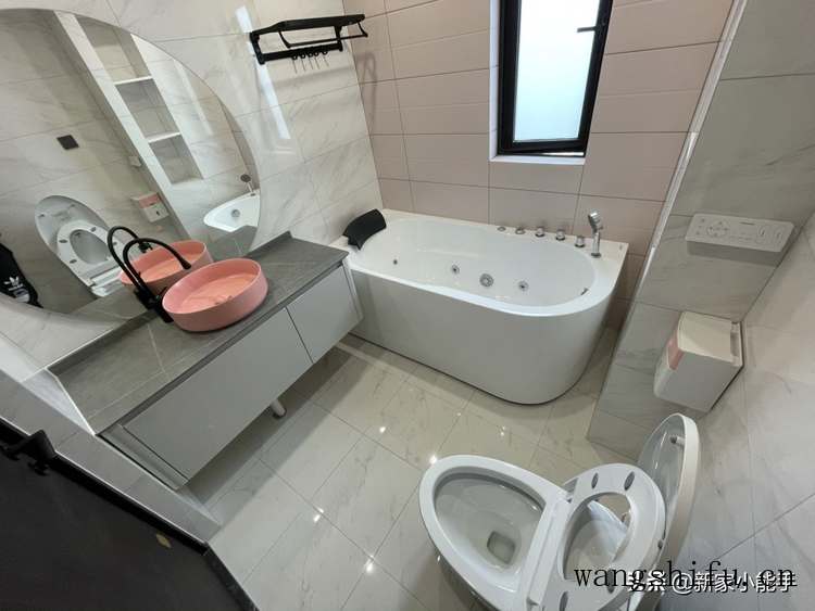 135平新房,还没家具装修花了35万,保洁做完很好看,很满意 135平新房,还没家具装修花了35万,保洁做完很好看,很满意