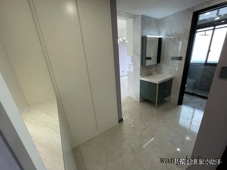 135平新房,还没家具装修花了35万,保洁做完很好看,很满意 135平新房,还没家具装修花了35万,保洁做完很好看,很满意
