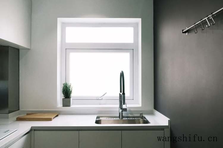 哪个牌子的牛奶好（哪个牌子的牛奶好喝即有营养）