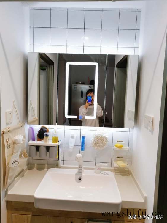 这是我见过最极简的装修,全屋大白墙,不做吊顶,一家三口很幸福 这是我见过最极简的装修,全屋大白墙,不做吊顶,一家三口很幸福