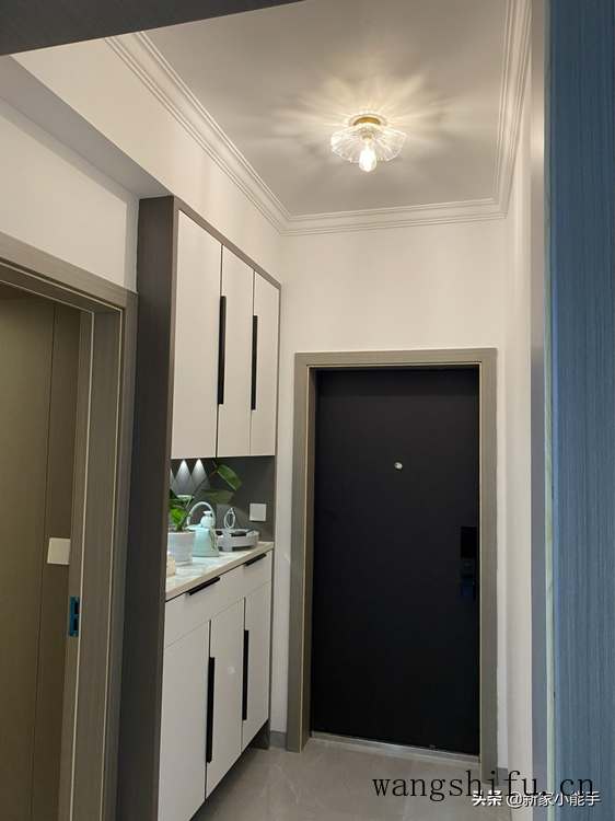 这是我见过最极简的装修，不做吊顶也不做电视墙，刷白墙也很好看 旧房翻新 第1张 这是我见过最极简的装修，不做吊顶也不做电视墙，刷白墙也很好看 旧房翻新 粉刷匠第1张