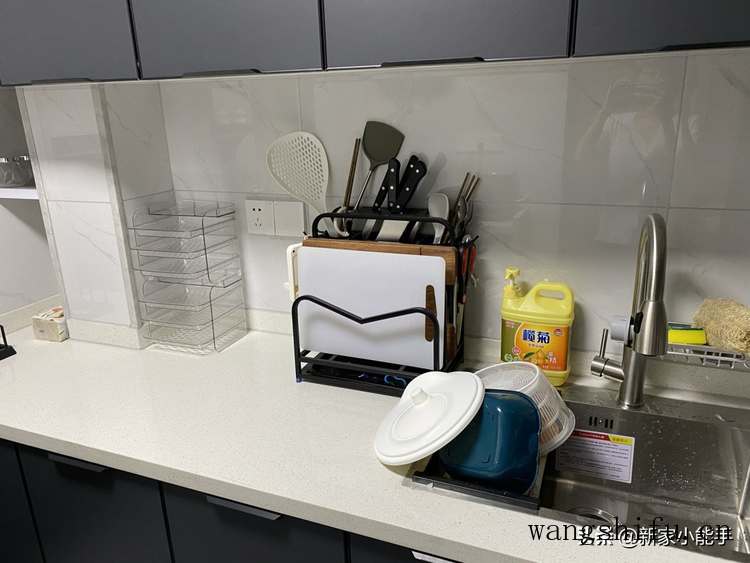 这是我见过最极简的装修，不做吊顶也不做电视墙，刷白墙也很好看 旧房翻新 第5张 这是我见过最极简的装修，不做吊顶也不做电视墙，刷白墙也很好看 旧房翻新 粉刷匠第5张