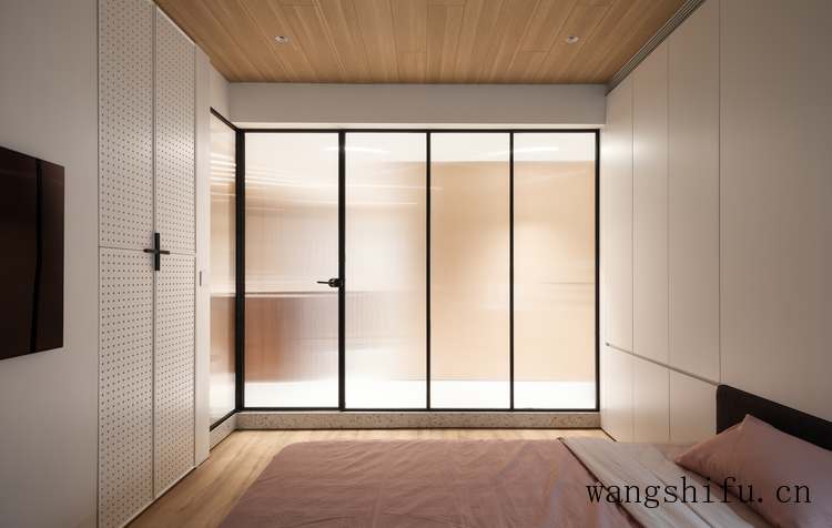 146㎡老房改造耗时6个月，沙发墙砸掉部分面积，迎来“高光时刻”