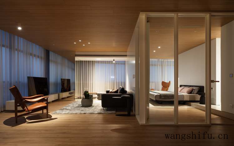 146㎡老房改造耗时6个月，沙发墙砸掉部分面积，迎来“高光时刻”