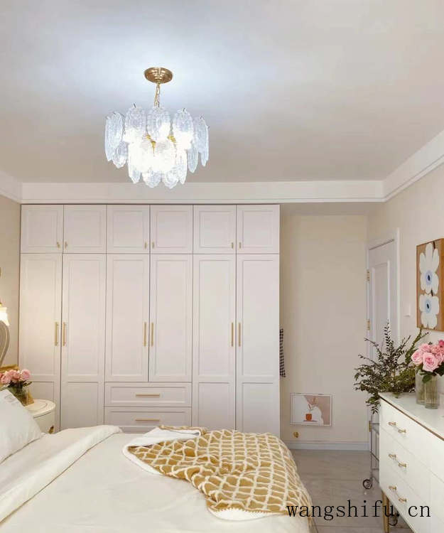 她家80平米，硬装只花了4W，比样板间还漂亮，朋友说花40W都信（4万装修80平米）