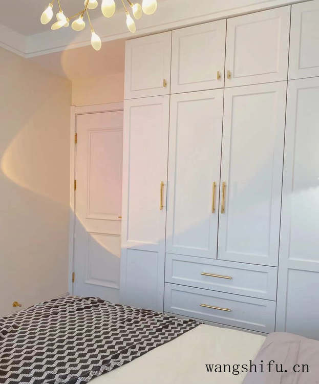 她家80平米，硬装只花了4W，比样板间还漂亮，朋友说花40W都信（4万装修80平米）