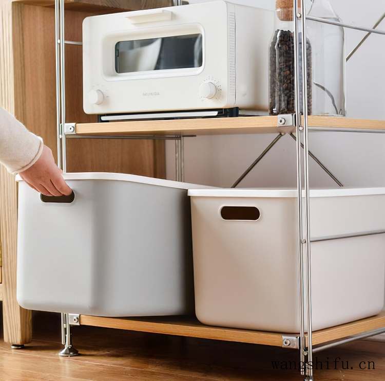 95后美女爆改20㎡破小出租屋，改装成我住不起的样子（女生爆改出租屋）