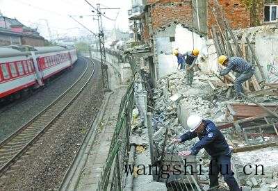 刷涂料的注意事项有哪些？装修刷漆步骤有哪些？