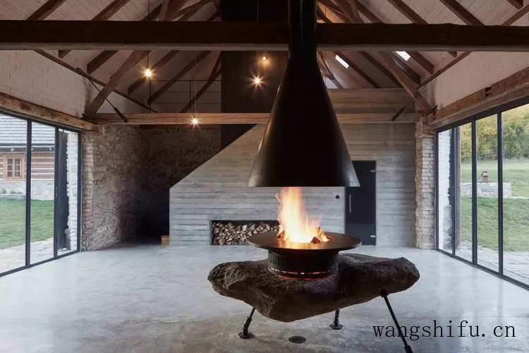 墙面开裂（墙面开裂怎么修补）