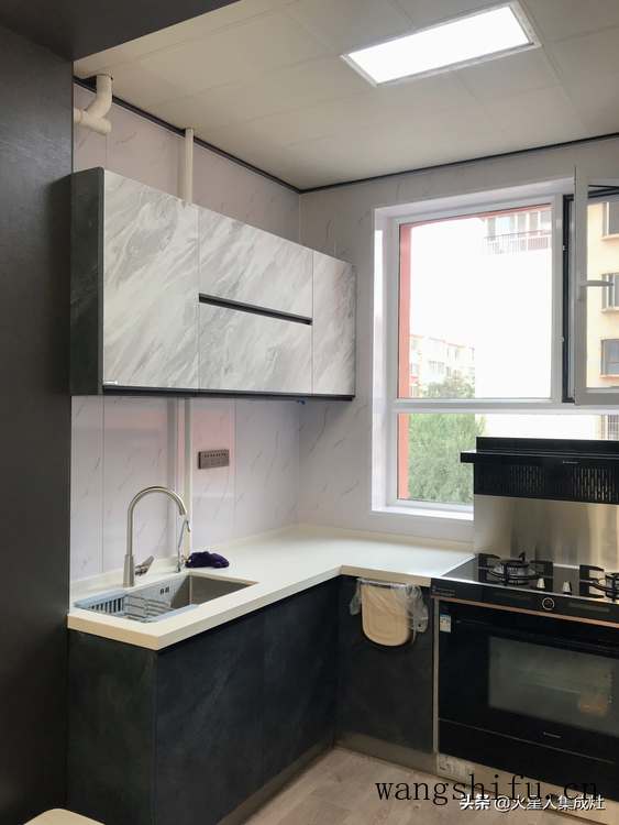 2天时间爆改老厨房，完工后简直“改头换面”，快来抄装修作业（旧厨房装修改造）