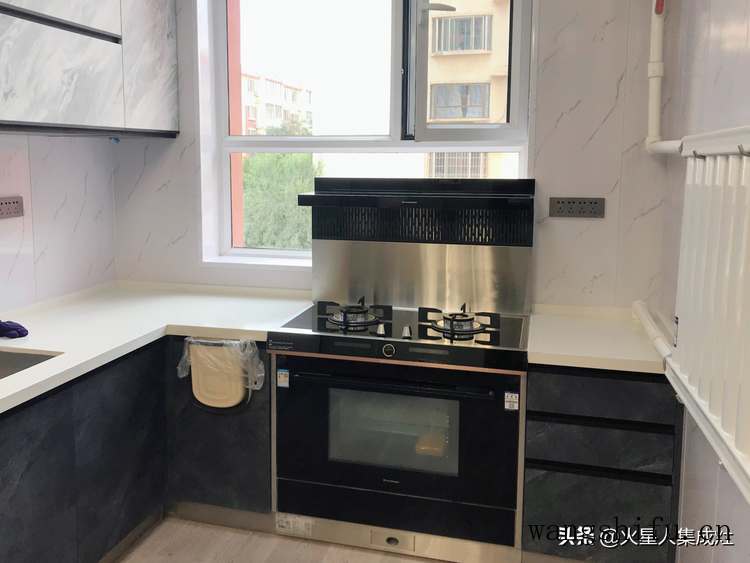 2天时间爆改老厨房，完工后简直“改头换面”，快来抄装修作业（旧厨房装修改造）