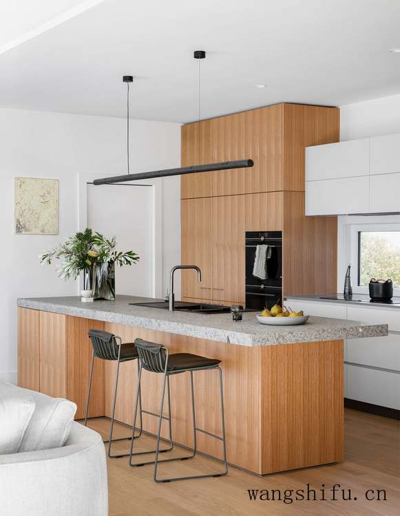 旧房翻新后，使房屋更大，功能更强大（旧房改造翻新带来的好处）