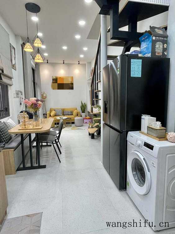 占地28㎡老房，挂了3年没卖掉，重装2层变3层，留给女儿自住挺好