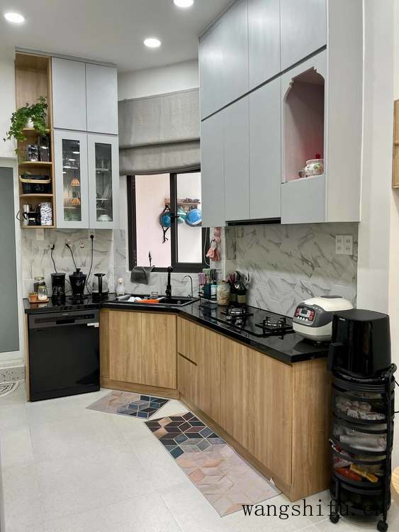 占地28㎡老房，挂了3年没卖掉，重装2层变3层，留给女儿自住挺好