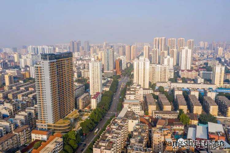 属鸡的和哪个属相最配婚（属鸡的和哪个属相最配婚姻呢）