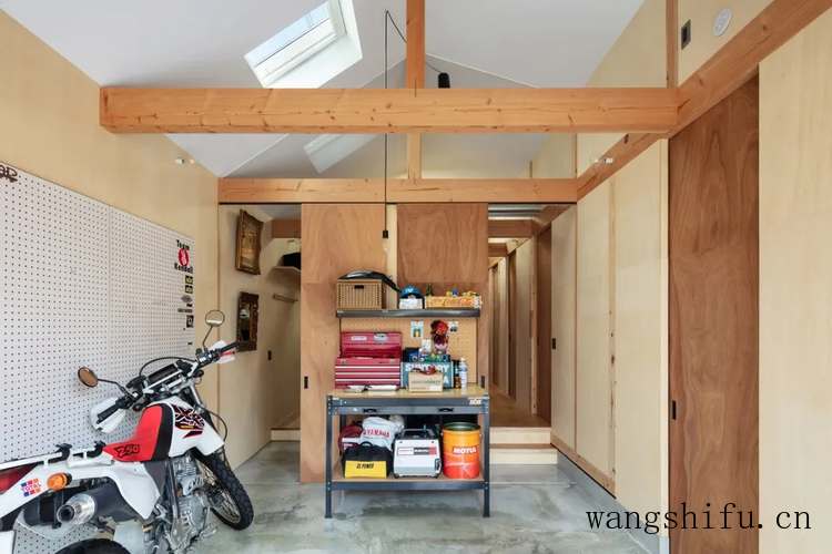 男士皮带哪个牌子高档（男人系什么皮带有档次）