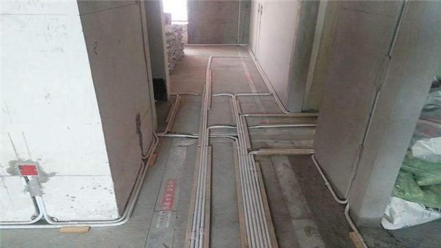 西安30年电工告诉你:水电改造要注意哪些问题,看完恍然大悟! 8ef8f7b67a10410944a0fc425b296ef9_v2-7123425805e4cff83dcdf8cd6d88def7_720w_source=d16d100b.jpg