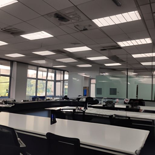 办公室两个门开哪个好