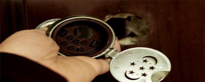 防盗门猫眼怎么拆