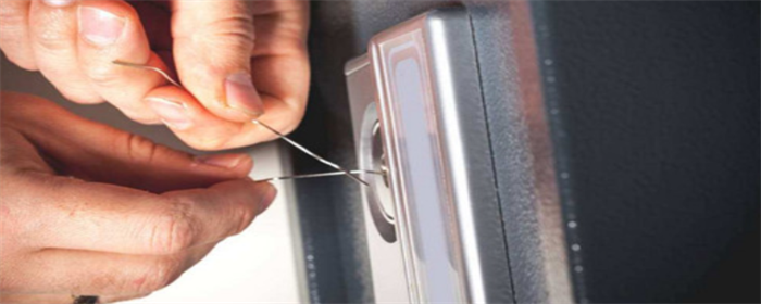 门没锁却打不开怎么办