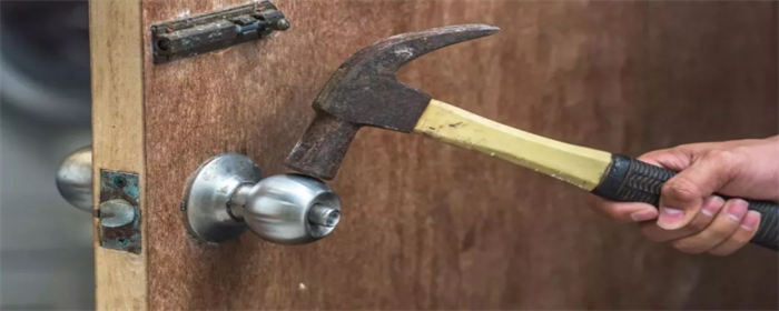 门锁坏了打不开怎么办