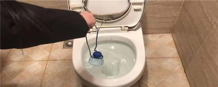 马桶堵了水满满的下不去怎么办