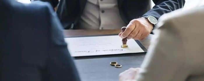 离婚房产过户对方不同意怎么办理