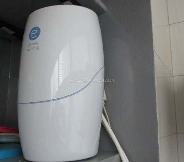 安利净水器