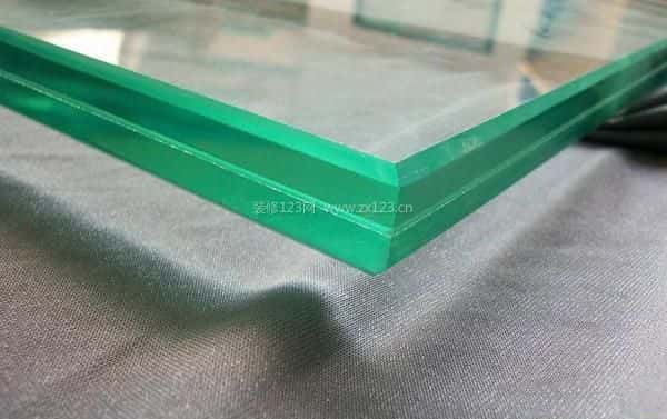 夹丝玻璃