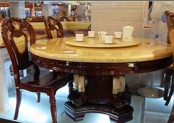 大理石餐桌