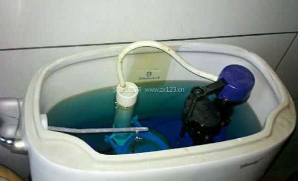 马桶水箱
